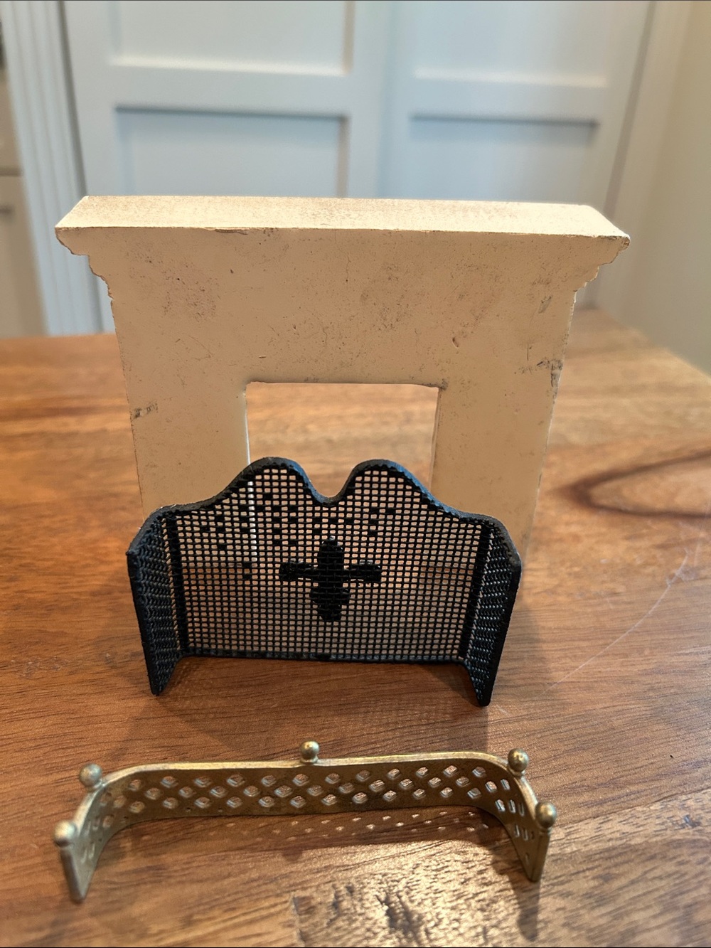 Vtg Ornate Fireplace Set, Lot of 7, Dollhouse Furniture - Picture 3 of 4